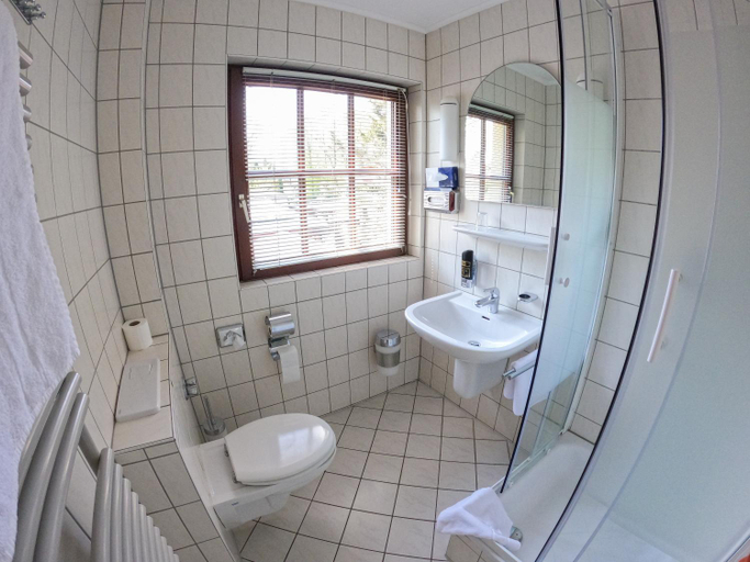 Bathroom 4, Hotel Diana , Havelland