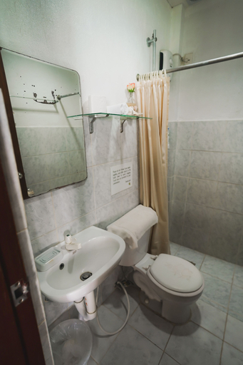 Bathroom 4, Villa de Gloria, Dauis