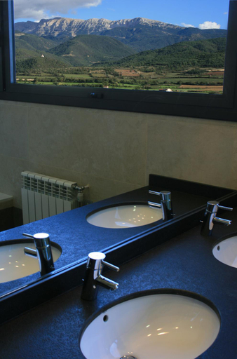 Bathroom 5, Hotel Avenida, Lleida