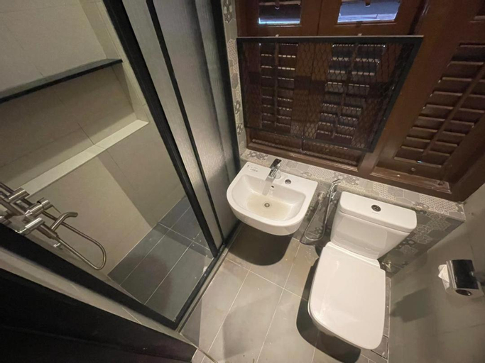 Bathroom 5