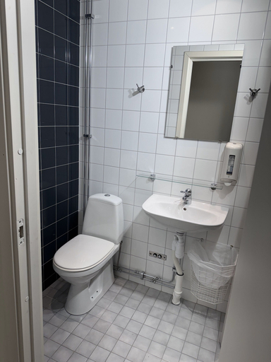 Bathroom 4, Nomad Gardet Hostel, Stockholm