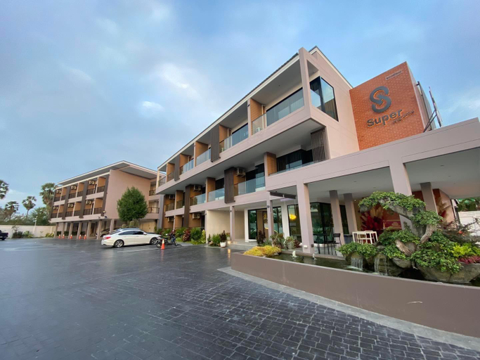 Others 4, Super Highway Hotel, Ban Lat