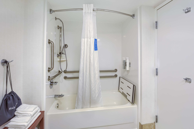 Bathroom 4, Hampton Inn Mobile-I-10/Bellingrath Gardens, Mobile