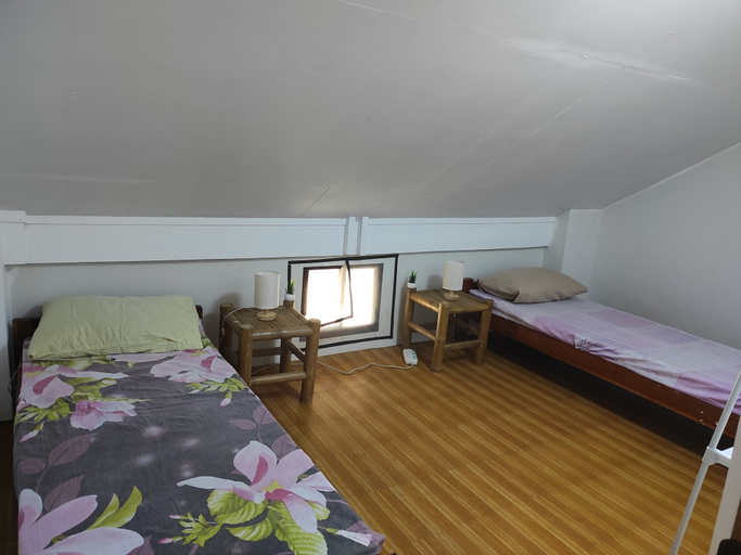 Bedroom 2, KOA's Beach House, Tangalan