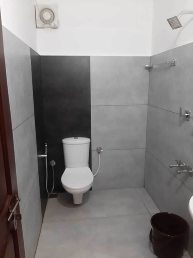 Bathroom 4, Hotel Shalimar Residency, Ernakulam