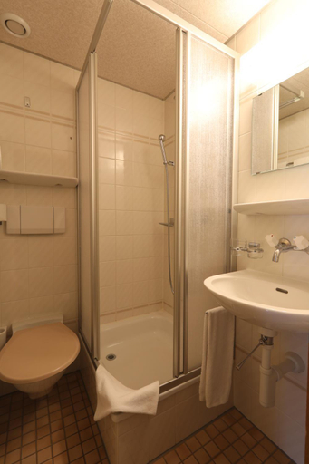Bathroom 3, Hotel Concordia, Prättigau/Davos