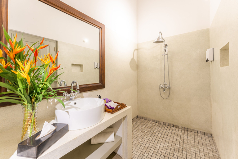 Bathroom 5, The Fort House, Galle Four Gravets