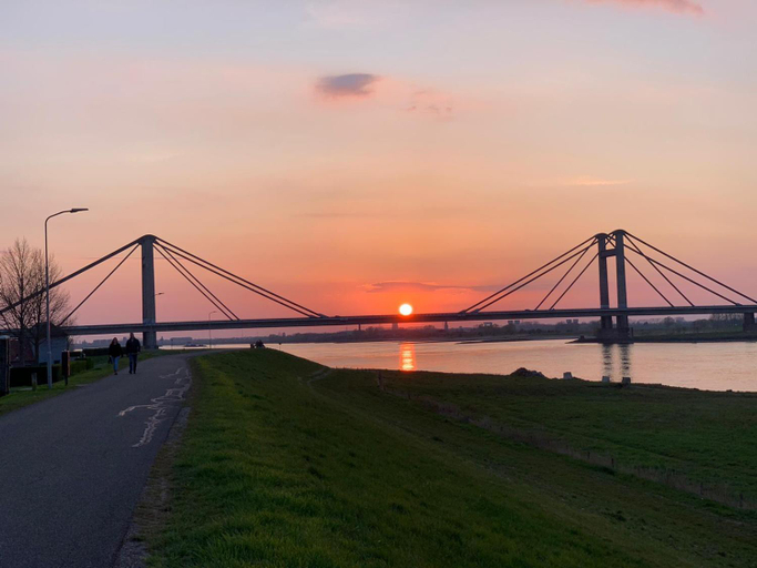 Others 3, Slapenopdewaal, West Maas en Waal