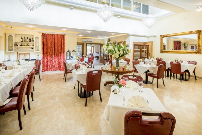 Food & Drinks 5, Linton Hotel Luton, Luton