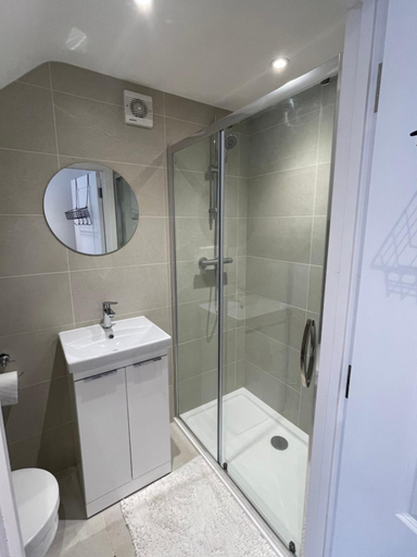 Bathroom 2, Debussys Guest House, Essex