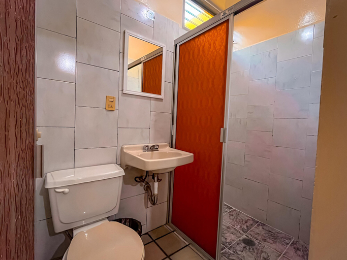 Bathroom 4, Hotel Buenos Aires, Durango