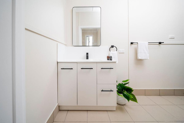 Bathroom 3, Peddlars Rest, Esk