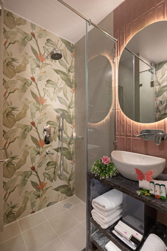 Bathroom 17