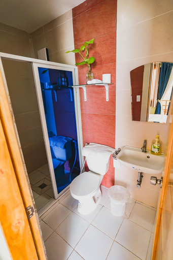 Bathroom 4, Villa de Gloria, Dauis