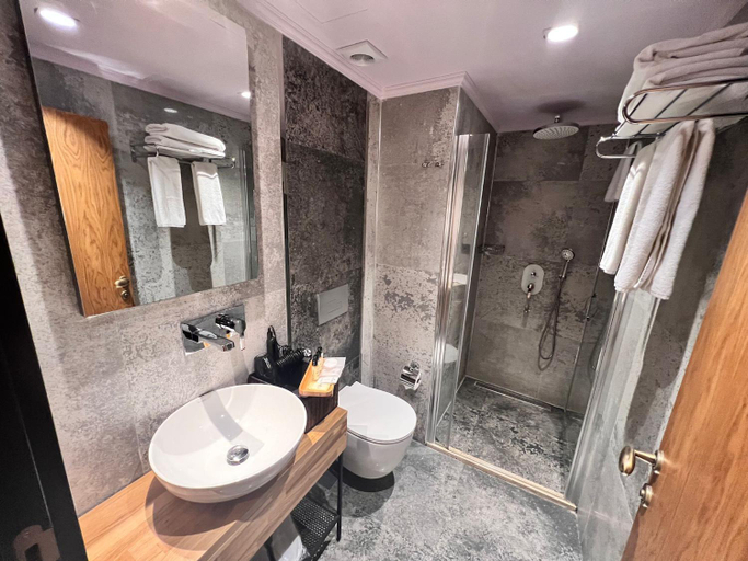Bathroom 4, Root Karaköy Hotel, Beyoğlu