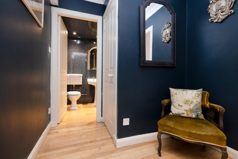 Bathroom 2, Castle Hideaway, Edinburgh