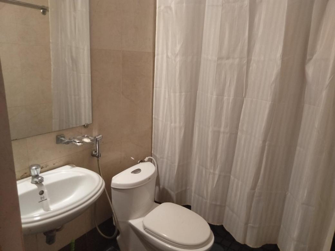 Bathroom 3, Sea Breeze Beach Hotel, North Goa