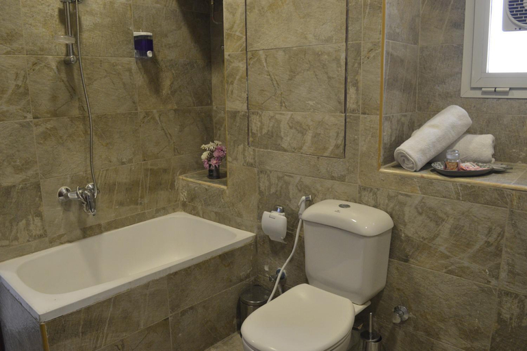 Bathroom 2, Nile View Inn, Giza
