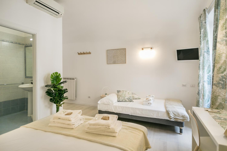 Bedroom 4, White Candia Guesthouse, Rome