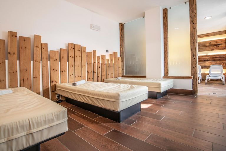 Bedroom 4, Sporting Clubresidence, Trento