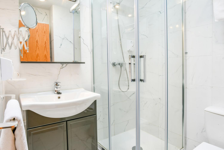 Bathroom 4
