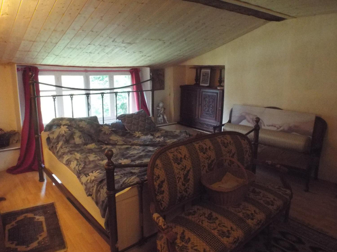 Others 4, la forge du Prosper et de sa Prosperine, chambre d' etape rustique pour randonneurs et voyageurs, Jura
