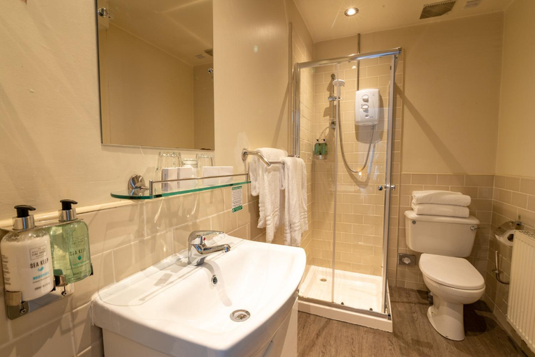 Bathroom 2, The Abbey Inn, Renfrewshire