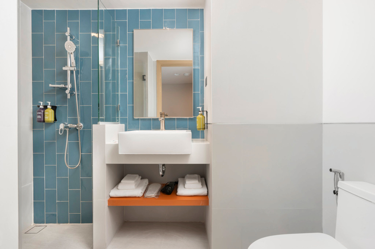 Bathroom 9