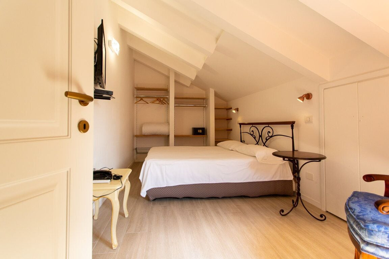 Bedroom 3, Relais Il Casale, Savona