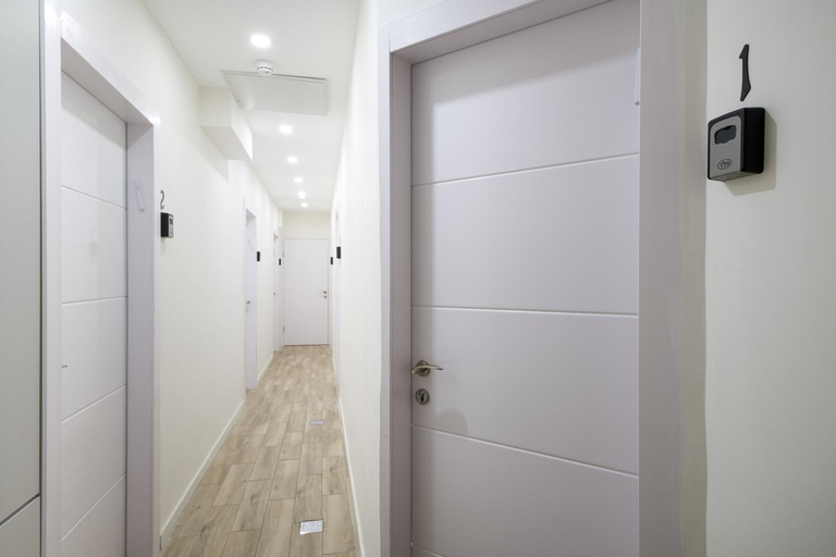 Others 4, Aju Ben Yehuda 23