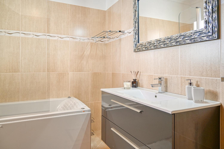 Bathroom 4, Villa Mendonca, a Home in Madeira, Ponta do Sol