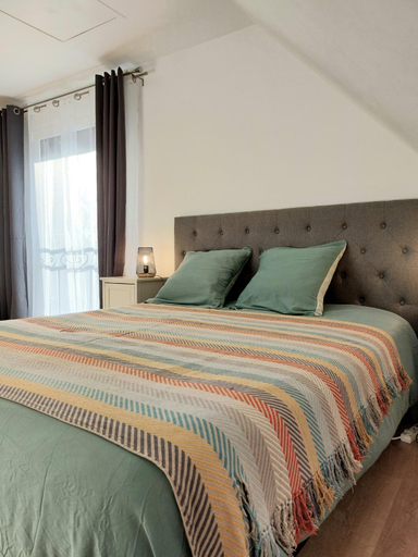 Others 5, La Chambre du Valois, Oise