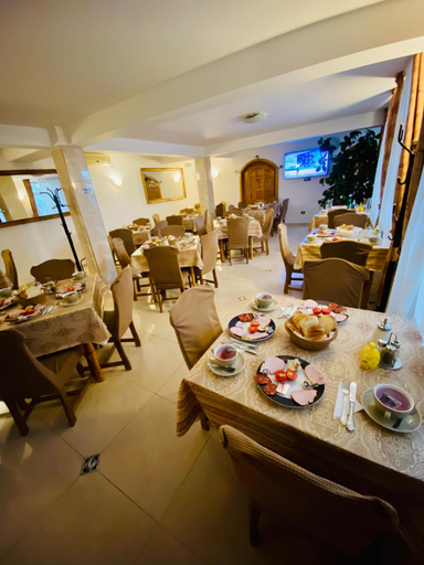 Food & Drinks 4, Pensiune Roua 2, Arad