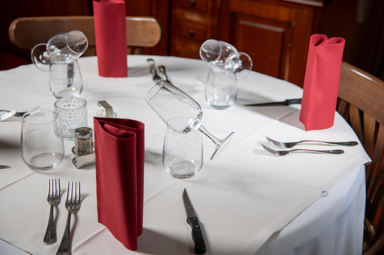 Food & Drinks 3, Hotel de la place, Pays-d'Enhaut