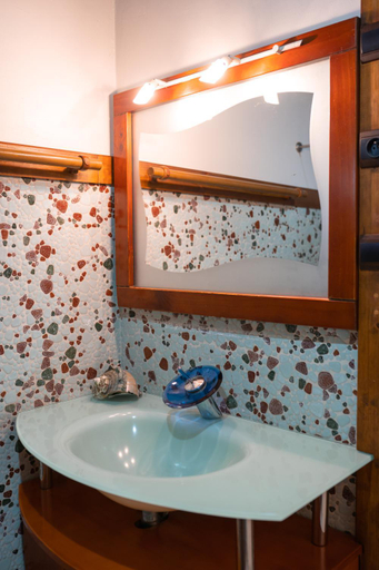 Bathroom, Douceur Tropicale Proximite plage et commerces
