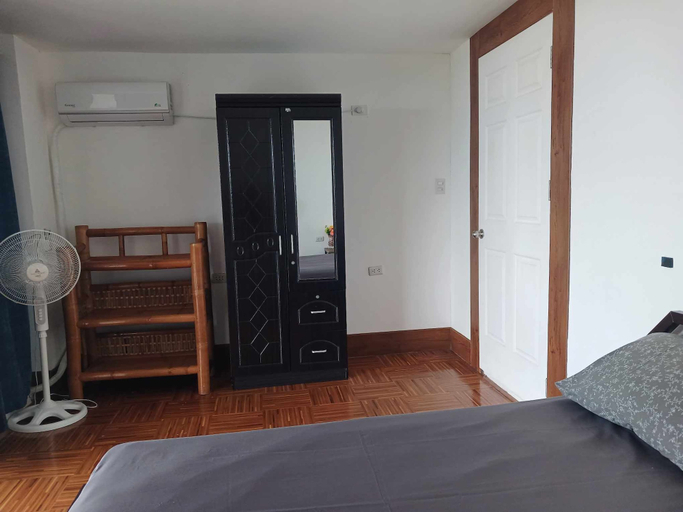 Bedroom 2, Stanley House Seaview Apartments, Panglao