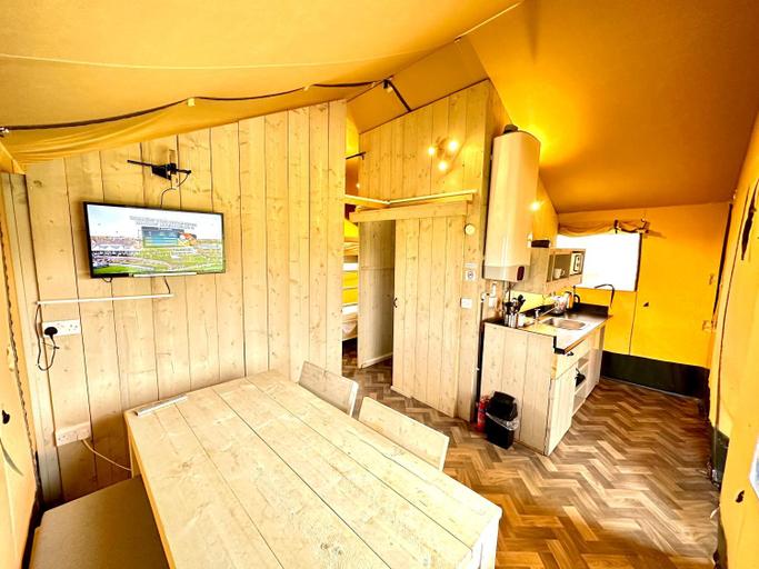Others 4, Little Pig Glamping, Cornwall