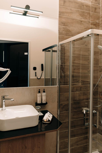 Bathroom 3, AKROTHEA suites & lounge, Peloponnese
