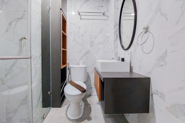 Bathroom 5, Great Choice 1BR Apartment Anwa Residence Bintaro By Travelio, Tangerang Selatan