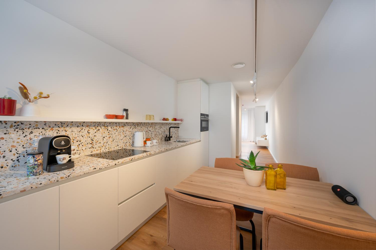 Others 5, Georges & Madeleine Apartments, Oost-Vlaanderen