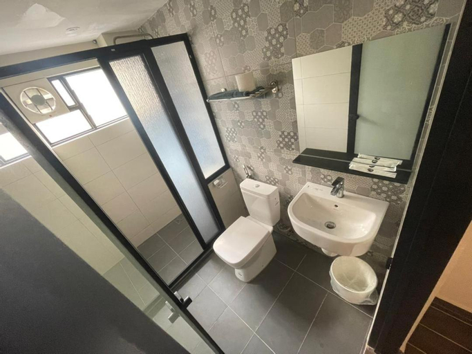 Bathroom 7
