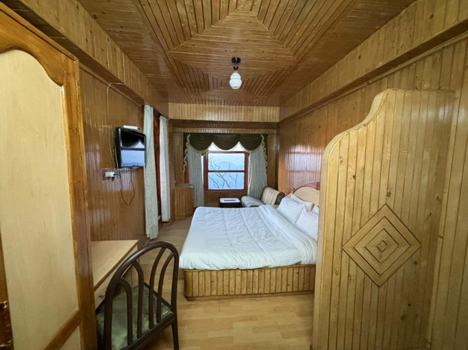 Bedroom 3, Hotel Amar Palace, Shimla