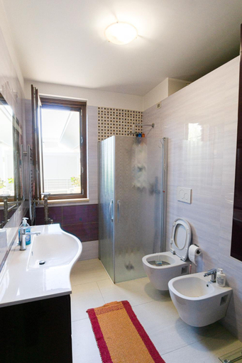 Bathroom 4, Oasi della pace, Barletta-Andria-Trani
