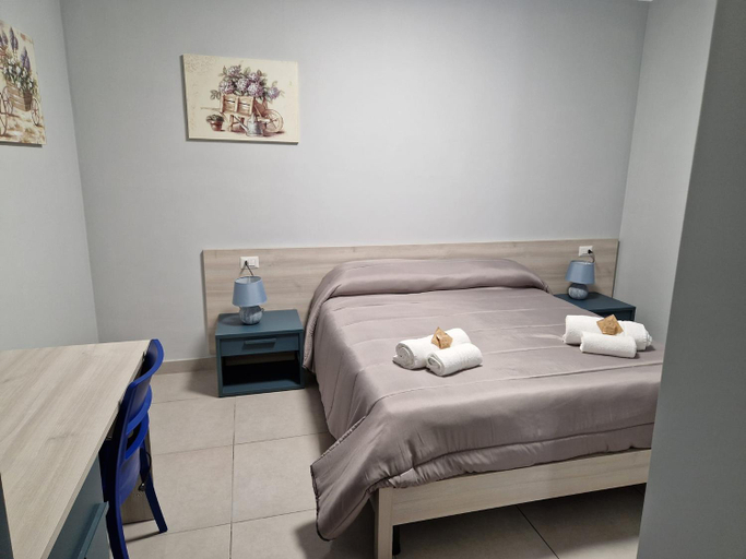 Others 4, Gerberarooms, Isernia