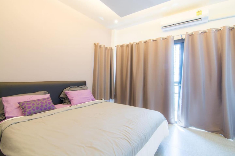Bedroom 3, Koh Sirey Beachfront Pool Villa, Pulau Phuket