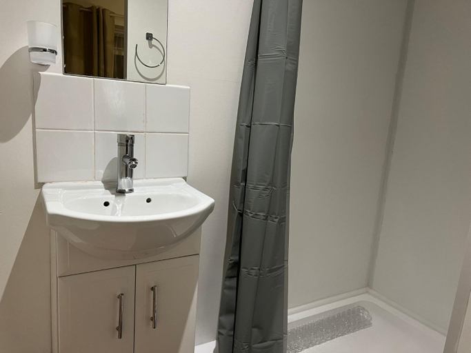 Bathroom 5, Preston Room Let, Somerset