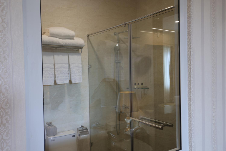 Bathroom 19