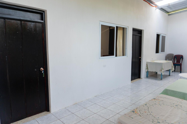 Exterior 8