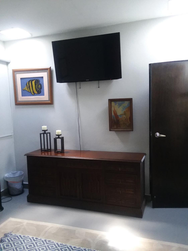 Bedroom 2, Isla Verde By The Beach Guest House