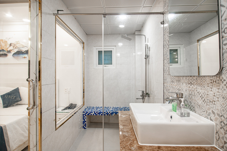 Bathroom 3, Venice Hotel, Bình Chánh